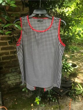 Royal Standard- HOUNDSTOOTH UA FAN SHIRT TOP- Size Large- NWOT